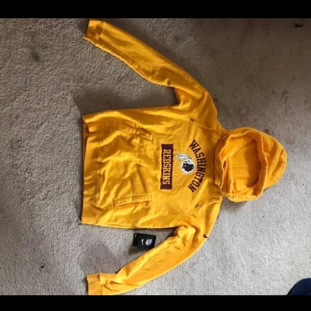 Women’s gold Washington redskins hoodie